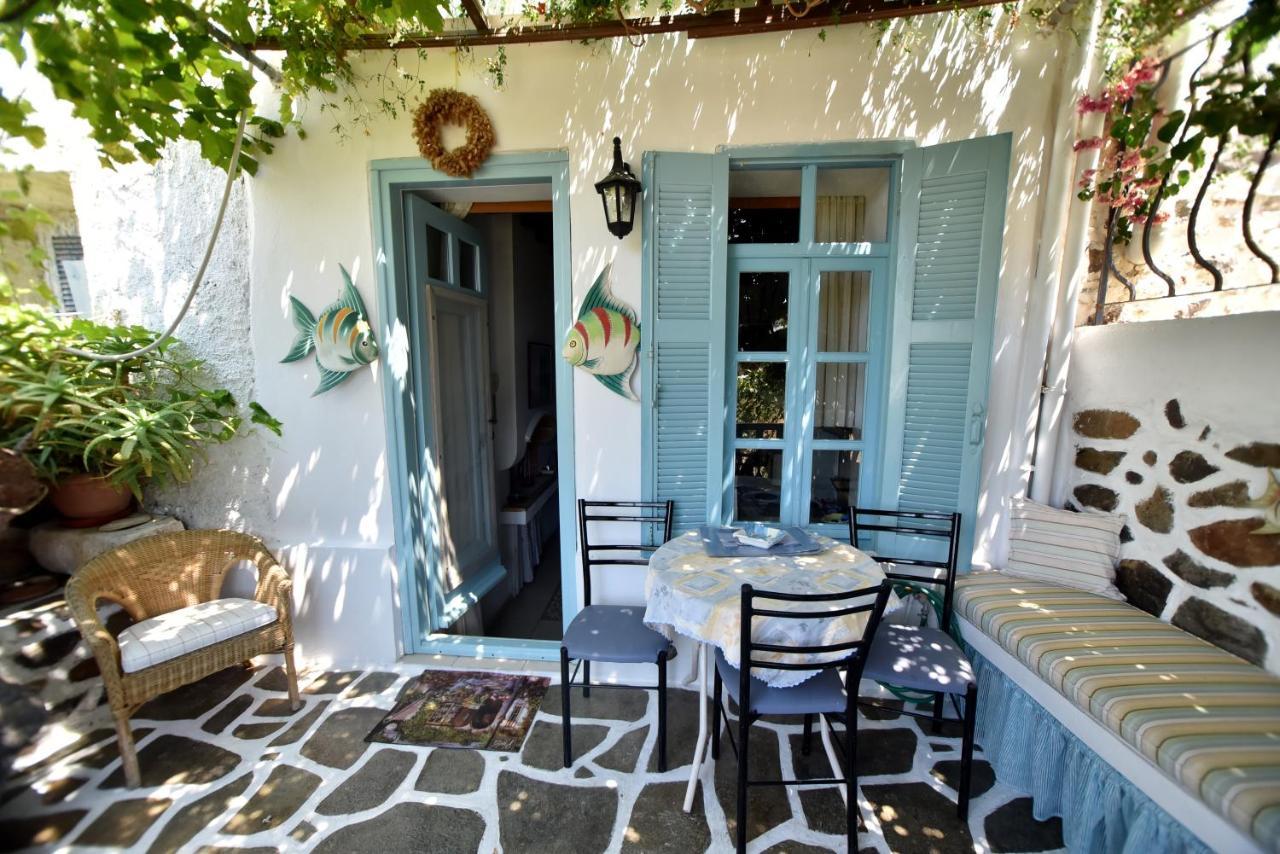 Traditional House By The Sea Mandrákion Екстериор снимка